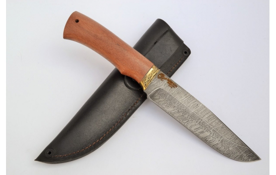 Нож Коршун из дамасской стали, рукоять из дерева сапели с литьем из латуни